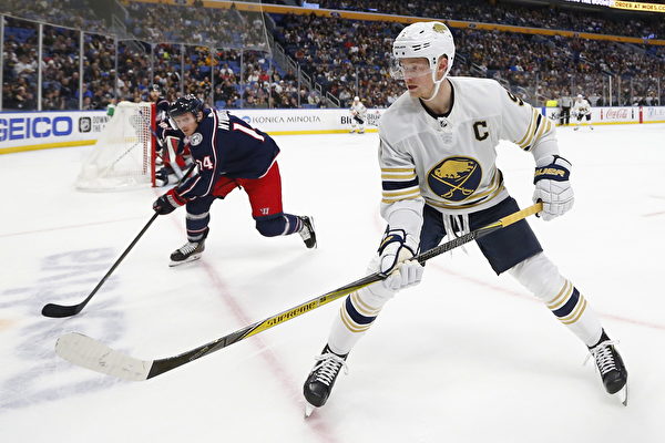 为欧洲杯预热，半决赛及决赛举办场地温布利球场进行无人机表演