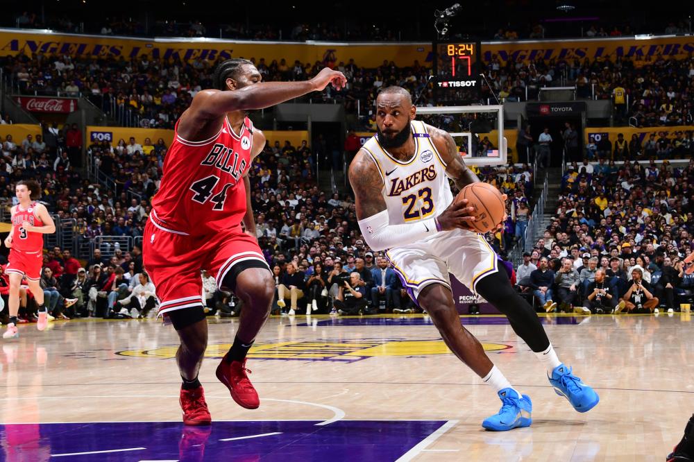 欧冠半场：里奥斯乱战破门，本菲卡暂1-0那不勒斯
