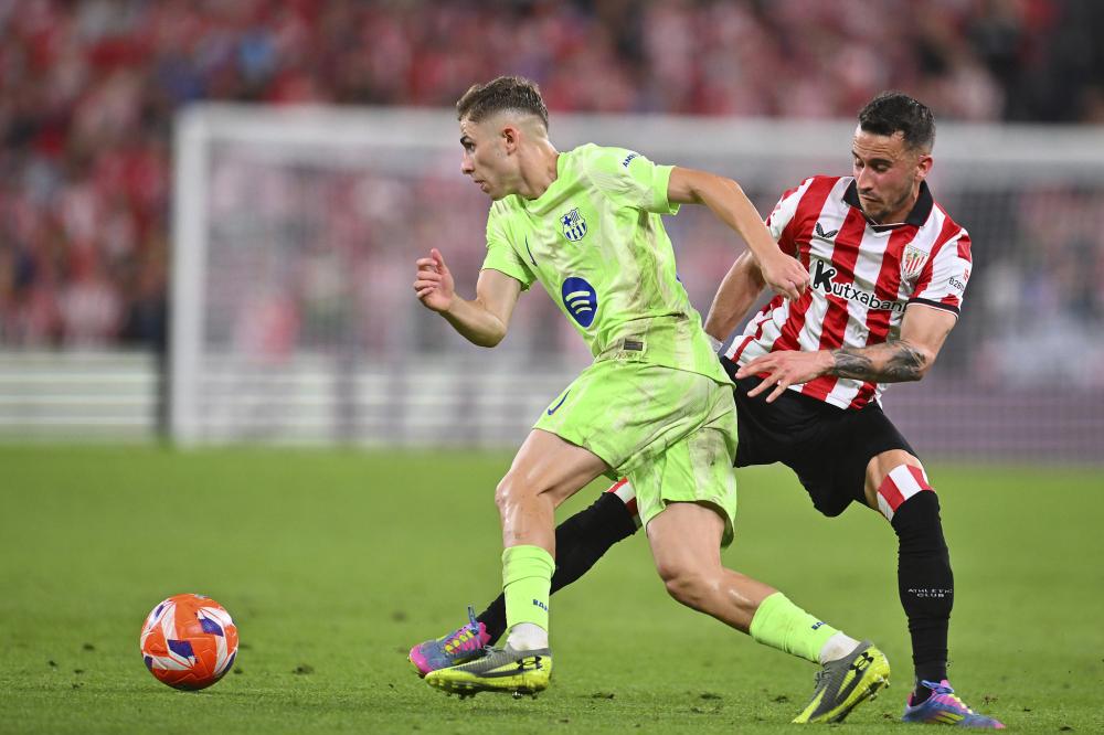 埃芬博格：拜仁前场三人能给卡尔空间，把他与梅西相比没好处